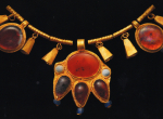 Золотые детали ожерелья из могильника Фронтовое